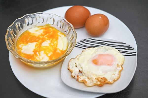 检查和清洗鸡蛋