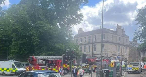 爱丁堡建筑工地发生事故后，四人被紧急送往医院