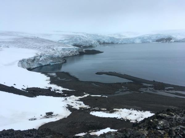 随着海洋变暖，南极面临融化的“临界点”:研究