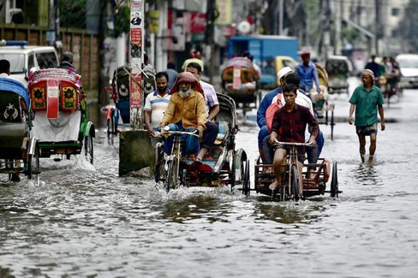随着季风的到来，数百万孟加拉国人面临严重的洪水